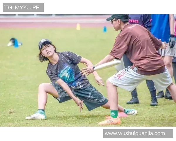 飞盘竞技的魅力与挑战:深入了解南京飞盘队的耐力与团队精神